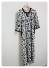 Load image into Gallery viewer, Popover Nightgown
