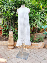 Load image into Gallery viewer, Swish Bot Dress
