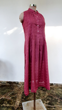 Load image into Gallery viewer, Sleeveless Pleated Tunic
