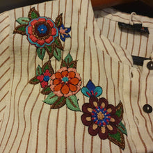 Load image into Gallery viewer, Floral Necked Kuress
