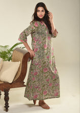 Load image into Gallery viewer, V Neck Nightgown
