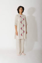 Load image into Gallery viewer, Floral Vine Tunic
