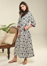 Load image into Gallery viewer, Popover Nightgown
