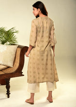 Load image into Gallery viewer, Flyaway Kurta
