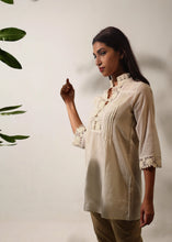 Load image into Gallery viewer, Lace front top

